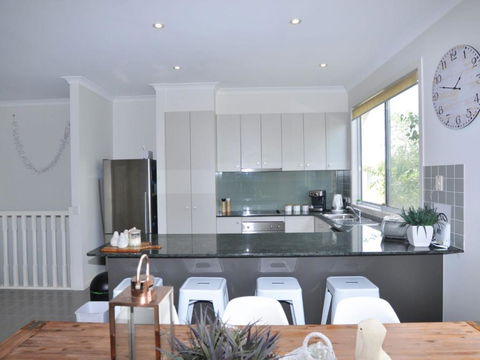 Sandpiper 3 - Close To Town And Beach - Sunshine Coast Tourism 2