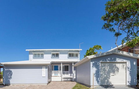 Sandpiper Beachfront House - Hastings Point - Holiday Sunshine Coast 1