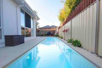 Sandstone Point Luxury 5 Bedroom Home with Holiday Sunshine Coast