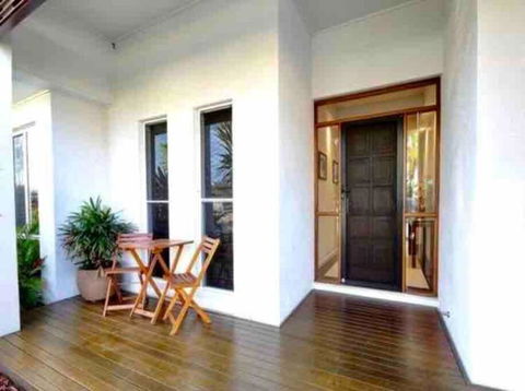 Sandstone Point Luxury 5 Bedroom Home - Sunshine Coast Tourism 3