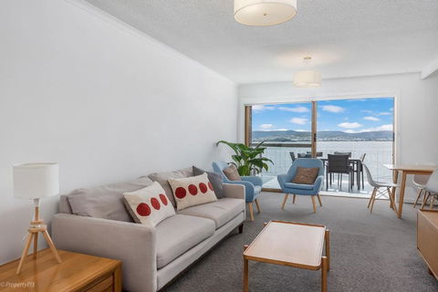 Sandy Bay Waterfront - Sunshine Coast Tourism 0