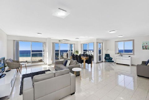 Sandy Cove Apartment The Entrance 31 - Holiday Sunshine Coast 3