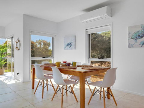 Sandy Cove - Sunshine Coast Tourism 3