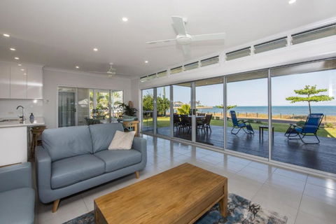 Sandy Decks - Holiday Sunshine Coast 2
