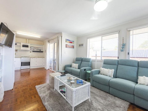 Sandy Feet - Holiday Sunshine Coast 0