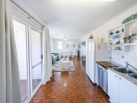 Sandy Feet - Holiday Sunshine Coast 3