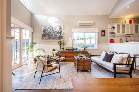 Sandy Village Retreat Heated Pool Bay Views - Sunshine Coast Tourism 3