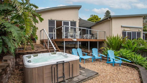 Santa Barbara On Bombo Beach - Holiday Sunshine Coast 1