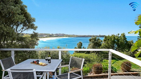 Santa Barbara On Bombo Beach - Holiday Sunshine Coast 0