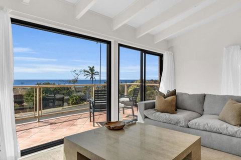 Sapphire Tides - Holiday Sunshine Coast 0