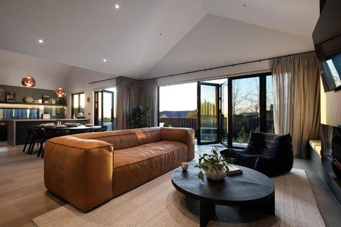 Scandi Haus - Holiday Sunshine Coast 0