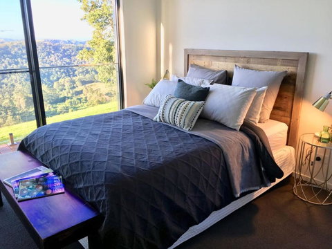 Scandinavian Cabin - Maleny - One Bedroom - Holiday Sunshine Coast 3