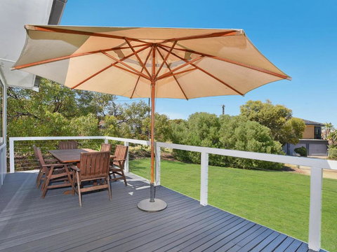 Scenic Shack 4 Scenic Way - Holiday Sunshine Coast 0