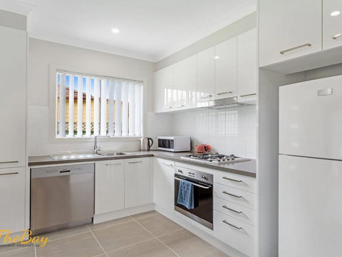 Scott Street Couples Getaway - Holiday Sunshine Coast 3