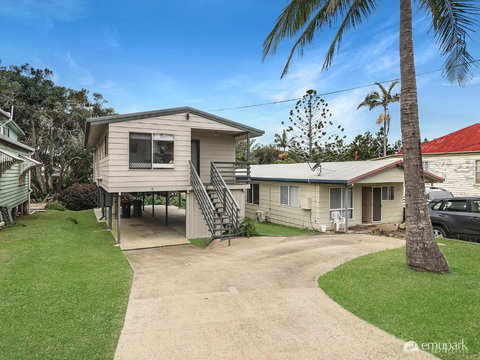 Sea Breeze On Archer! - Holiday Sunshine Coast 0
