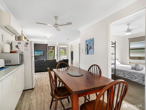 Sea Breeze On Archer! - Holiday Sunshine Coast 2