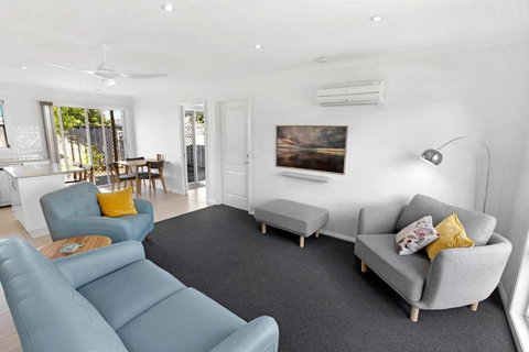 Sea Breeze - Holiday Sunshine Coast 0