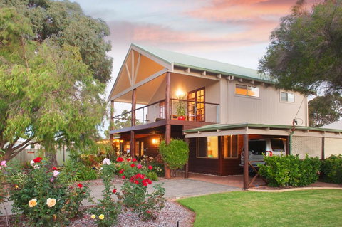 Sea Esta - Town & Beach On Your Doorstep - Holiday Sunshine Coast 0