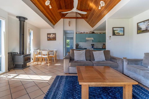 Sea Shell Chalet At Berrara Chalets - Holiday Sunshine Coast 2