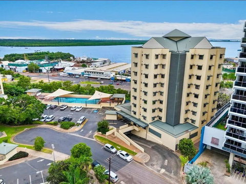 Seaboard Delight Pool - Balcony - Workspace - Holiday Sunshine Coast 1
