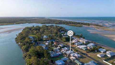 Seabreeze Cottage - Holiday Sunshine Coast 1