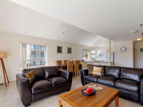 Seachange Apartment 3 - Holiday Sunshine Coast 0