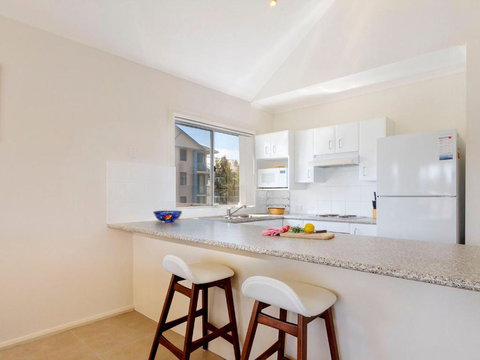 Seachange Apartment 3 - Holiday Sunshine Coast 1