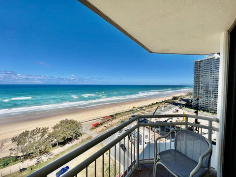Seacrest, Surfers Beach Front 15A - Holiday Sunshine Coast 1