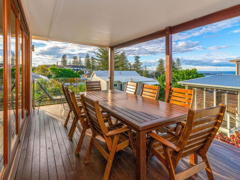 Seagrass House - Holiday Sunshine Coast 0