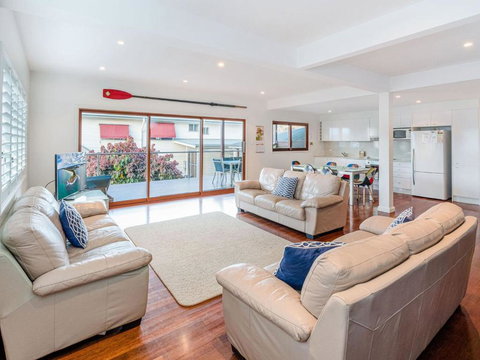 Seagrass House - Holiday Sunshine Coast 1