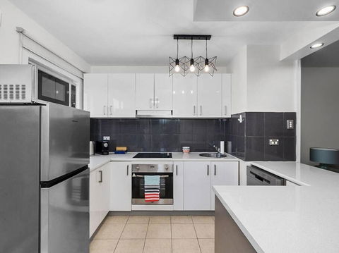 Sandy Bay Apartment With Hobart River View, Near UTAS - Stroll To Cafes And Shops - Holiday Sunshine Coast 3