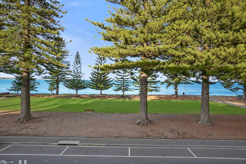 SEABREEZE At Victor Harbor - Sunshine Coast Tourism 1