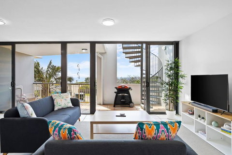 SeaScape Marcoola 2 Bedroom Beachside Apartment - Holiday Sunshine Coast 0