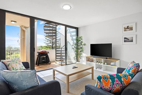 SeaScape Marcoola 2 Bedroom Beachside Apartment - Holiday Sunshine Coast 2