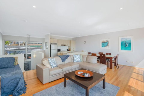 Seascape 3-7 - Holiday Sunshine Coast 2