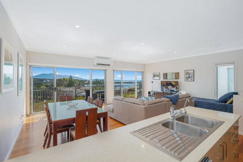 Seascape 3-7 - Holiday Sunshine Coast 3