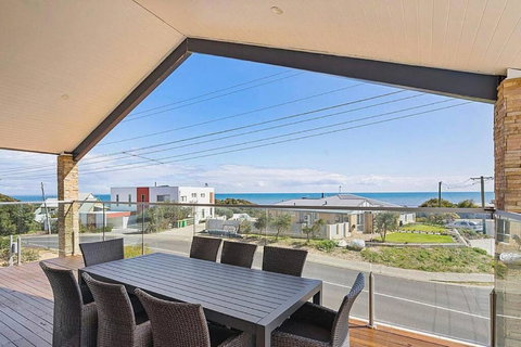 Seascape Beach House - Holiday Sunshine Coast 0