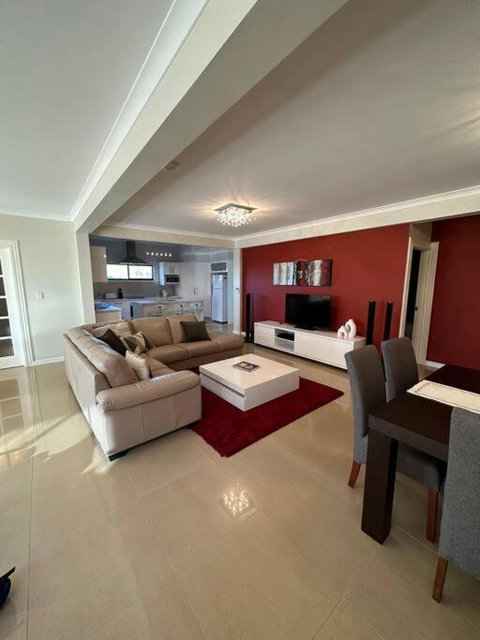 Seascape Beach House - Holiday Sunshine Coast 2