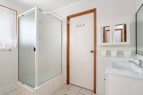 Seascapes - Holiday Sunshine Coast 1