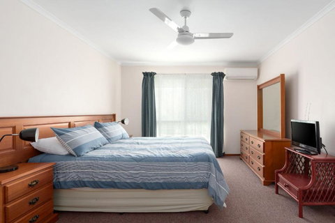 Seascapes - Holiday Sunshine Coast 2