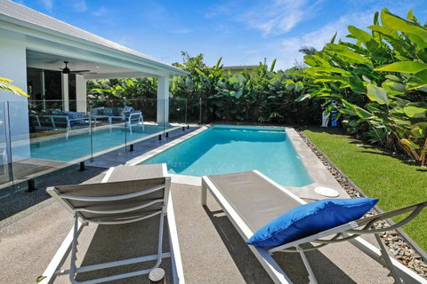 Seaside 300m To Beach 32c Pool For Cooler Months - Holiday Sunshine Coast 1