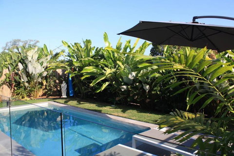 Seaside 300m To Beach 32c Pool For Cooler Months - Holiday Sunshine Coast 2