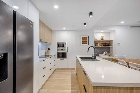 SEASIDE ESCAPE@ The Cosmopolitan Unit 10406 - Holiday Sunshine Coast 2