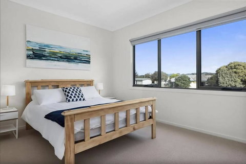 Seaside Gem - Holiday Sunshine Coast 3