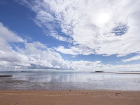 Seaside Modern And Luxurious Mansion With Pool - Holiday Sunshine Coast 1