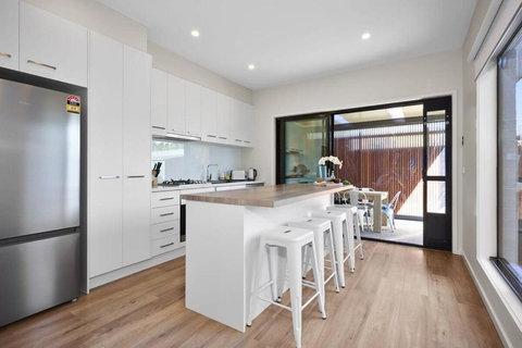 Seaside Rosebud Home With Garden Alfresco - Holiday Sunshine Coast 0