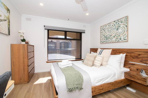 Seaside Smart Home - Coastal Chic At Henley Beach - Holiday Sunshine Coast 1