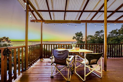 Seaview - Stunning Views Of The Bay Of 1770 - Holiday Sunshine Coast 0