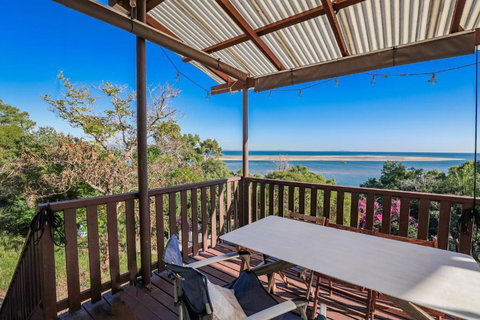 Seaview - Stunning Views Of The Bay Of 1770 - Holiday Sunshine Coast 1