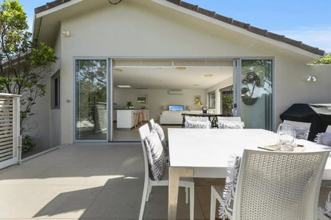 Seaview Tce Picture Perfect In Northern Sunshine Beach - Holiday Sunshine Coast 0